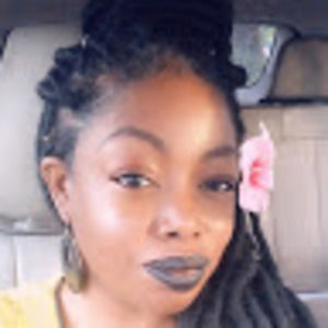 Meet your Posher, Dee